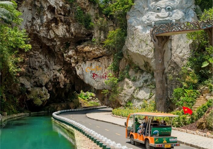 hệ thống thác nước ở Cổng Trời Đông Giang