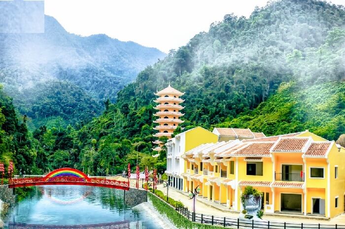 Kết hợp khám phá hệ thống rừng nguyên sinh và khu du lịch cổng trời Đông Giang