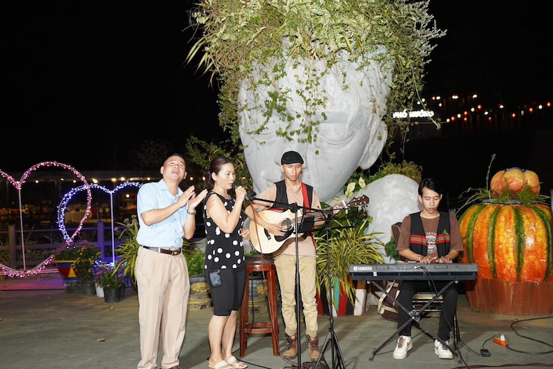 Âm Nhạc Đường Phố