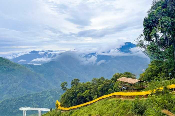 Đi cáp treo lên đỉnh Bảo Lâm và hành trình leo núi lên đỉnh