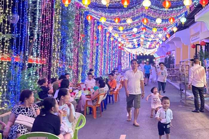 Thưởng thức đặc sản Đông Giang ở chợ địa phương