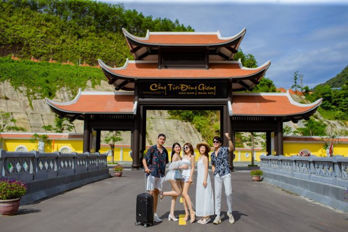 Địa điểm tham quan tại Cổng Trời Đông Giang