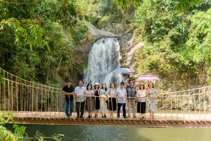 Cổng Trời Đông Giang cách Đà Nẵng bao nhiêu km