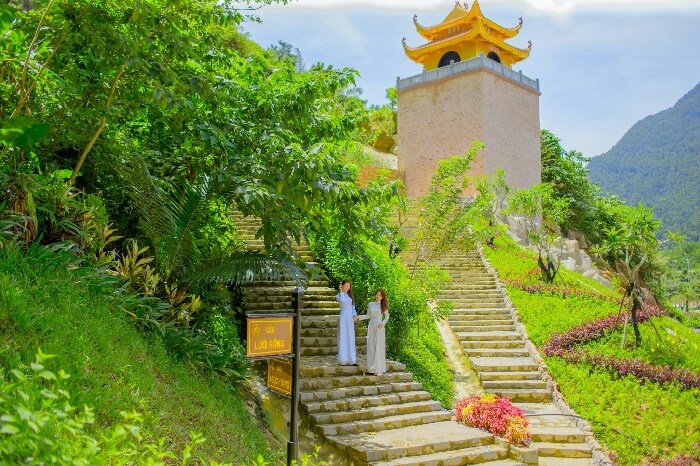 Độ cao Cổng Trời Đông Giang