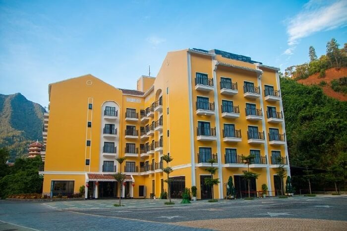 Khách sạn Cổng Trời Đông Giang